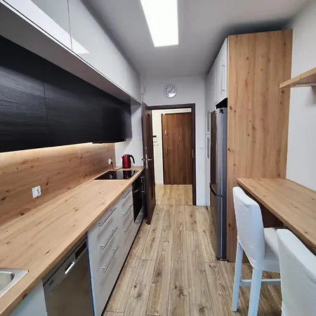 Comfortable Apart, Old Town, Free Parking, Fast Wi-fi, Lift, Ac, Self Check-in 24h, Stare Miasto, Winda, Nowy Budynek, Garaz 0 Zl, Klimatyzacja Apartman